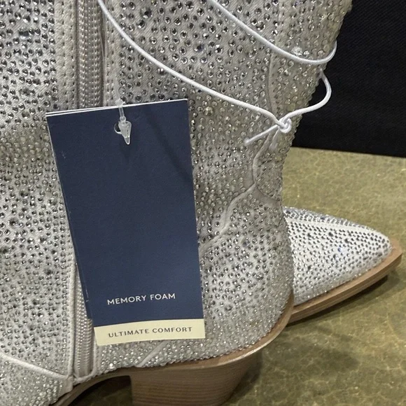 Universal Thread Rhinestone Boots - Picture 5 of 6